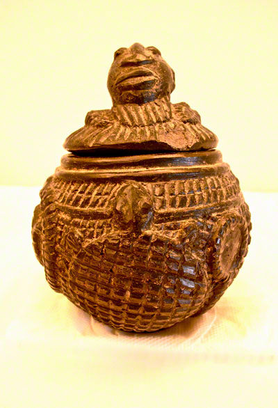Dogon cosmetic jar